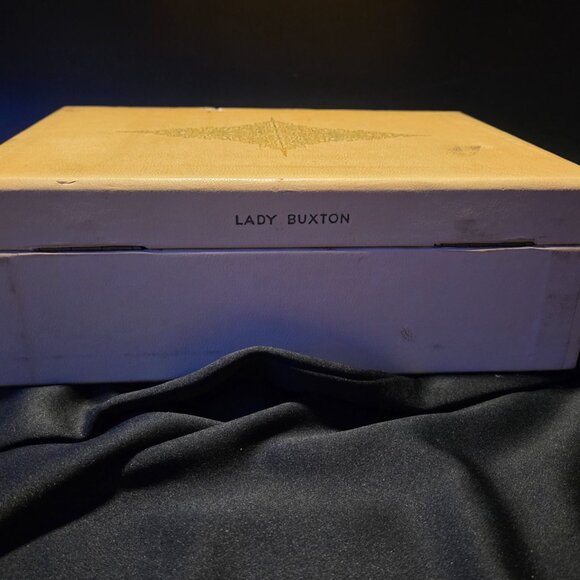 jewelry box with signed pieces - Picture 5 of 8